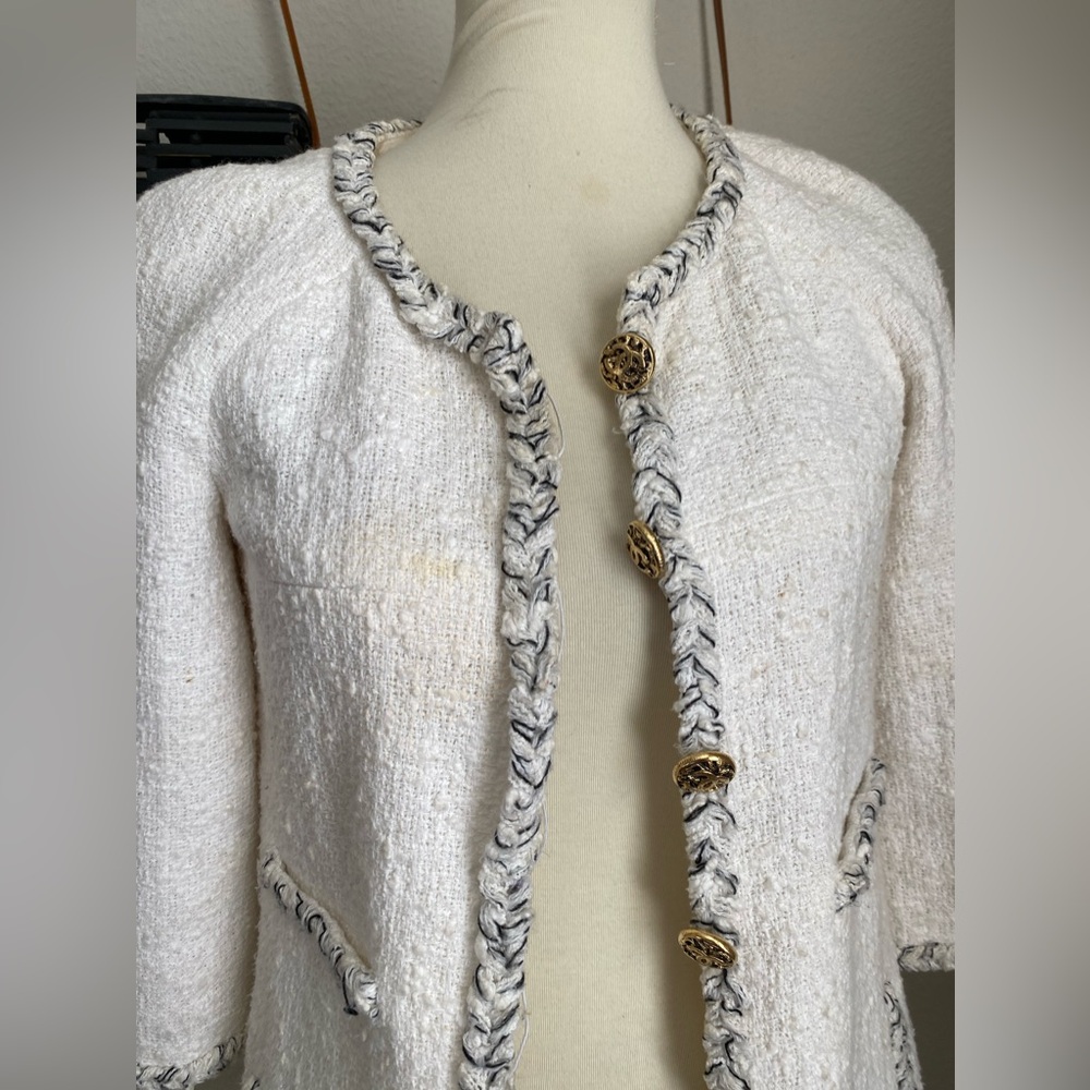 CHANEL 2007 Collarless Button Long Tweed Jacket, Size 38 - Picture 2 of 8